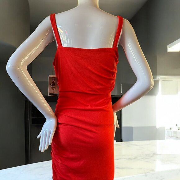 🔥 Sofia Vergara Red Asymmetrical Dress – Size M (NWT) 🔥 - Picture 2 of 3